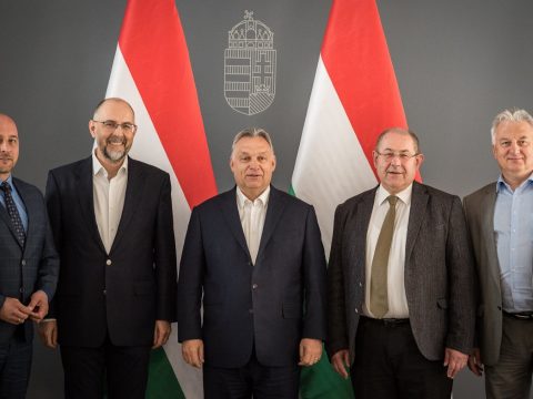 Orbán Viktor az Európai Néppárt magyar tagszervezeteivel egyeztetett