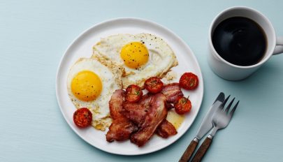 Kétszer annyi kalóriát égethet el az, aki bőségesen reggelizik