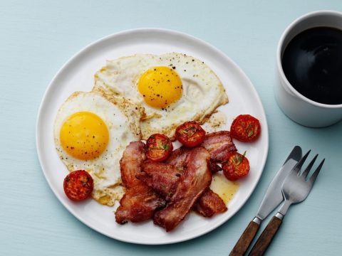 Kétszer annyi kalóriát égethet el az, aki bőségesen reggelizik