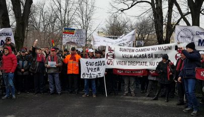 Mintegy ezer vasutas tüntetett Bukarestben