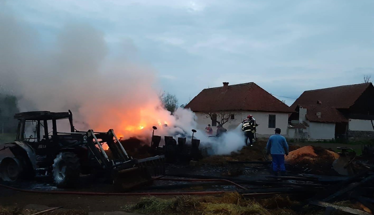 Állatok vesztek oda az olaszteleki csűrtűzben