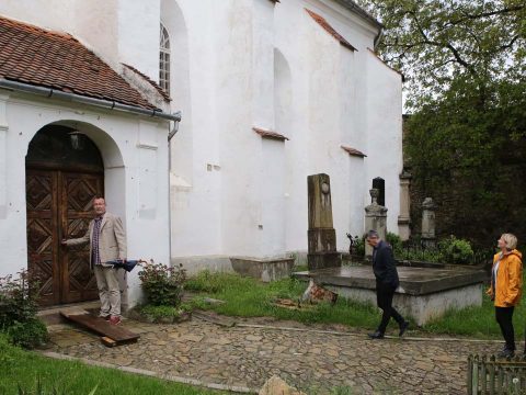 Akadályozzák a vártemplom felújítását