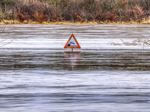 Sárga árvízriasztást adtak ki több erdélyi folyóra