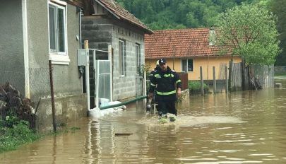 Áradások a Bánságban: 11 településén volt szükség a tűzoltók segítségére