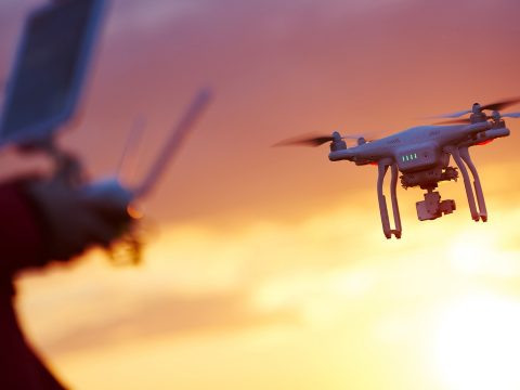 Drónok segítségével fogják figyelni a kijárási tilalom betartását Kolozsváron