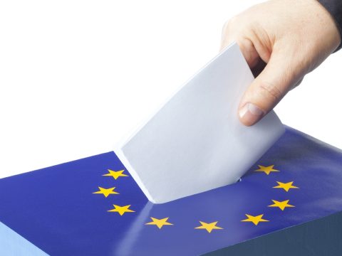 Hollandiában és Nagy-Britanniában már elkezdődött az EP-választás