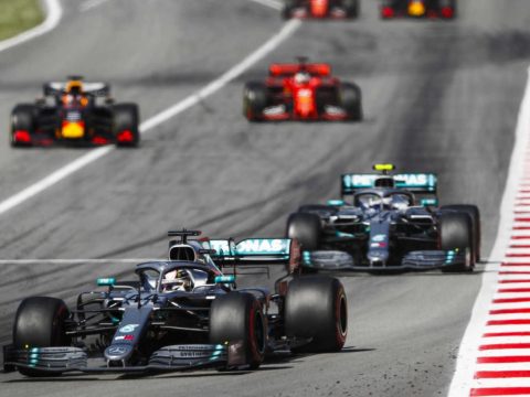 Forma-1: Hamilton győzött Spanyolországban, ötödször is kettős Mercedes-siker