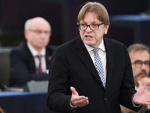 Guy Verhofstadt is részt vesz az USR-PLUS Szövetség bukaresti nagygyűlésén