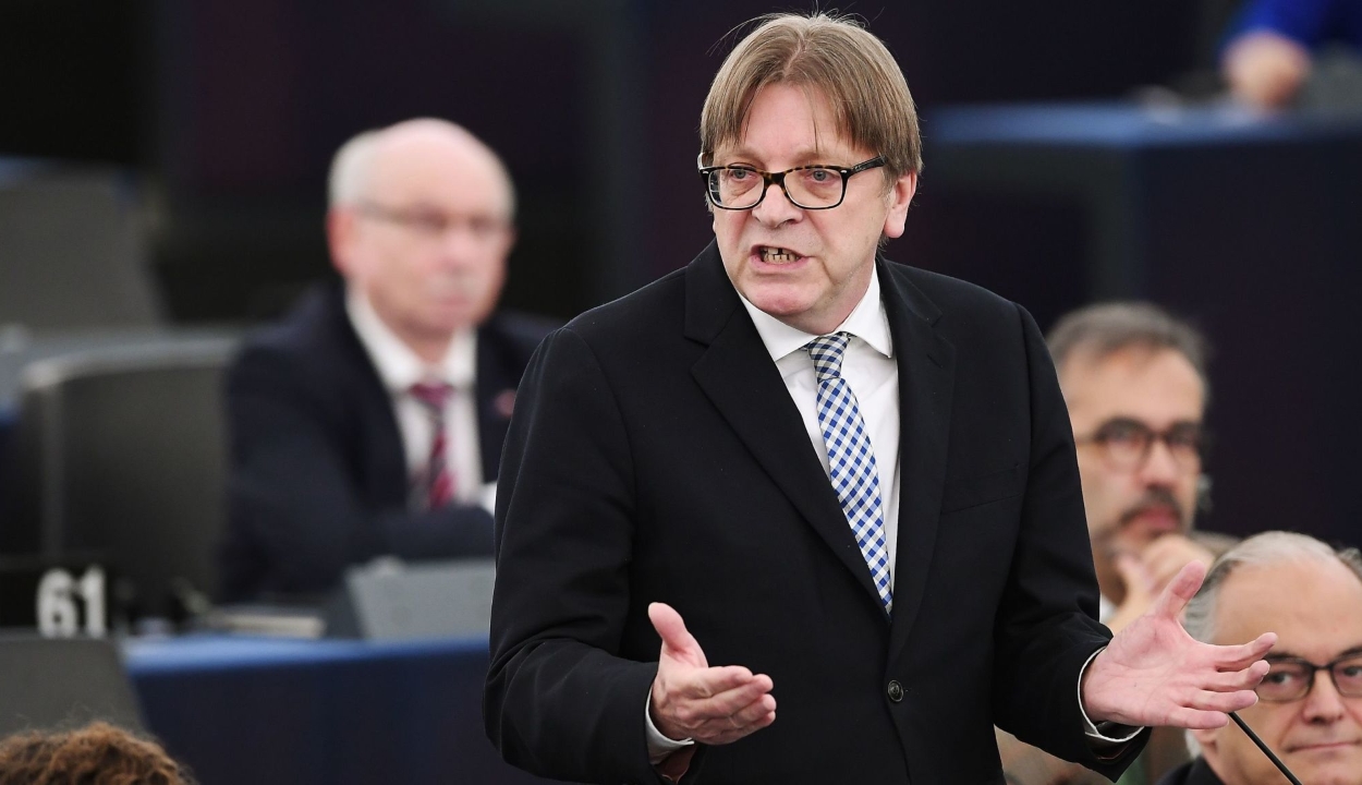 Guy Verhofstadt is részt vesz az USR-PLUS Szövetség bukaresti nagygyűlésén
