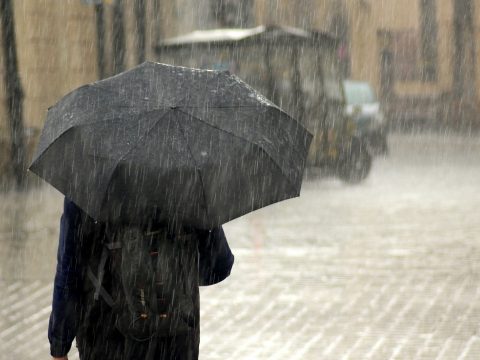 Hideg időre, megerősödő szélre és csapadékra figyelmeztetnek a meteorológusok