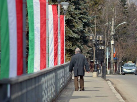 Érvénytelenítette a törvényszék a március 15-i magyar zászlókért Székelyudvarhelyre kirótt bírságot