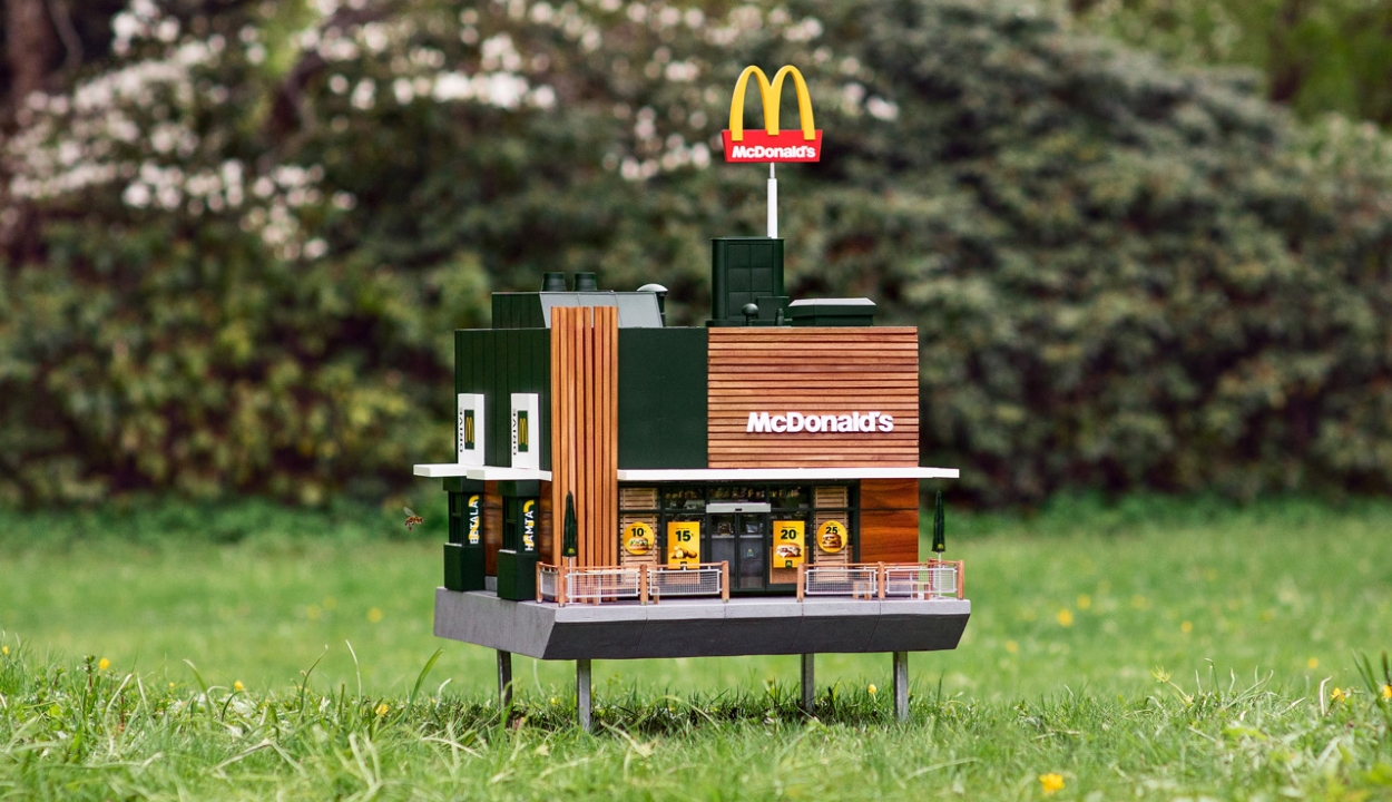 Méheknek nyitott miniatűr éttermet a McDonald’s