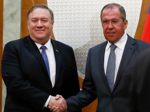 A kétoldalú kapcsolatokat javító lépésekről állapodott meg az orosz és az amerikai külügyminiszter