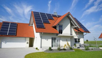 Építkezési engedély nélkül lehet napelemet szerelni az épületekre