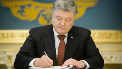 Porosenko aláírta a sokat vitatott ukrán nyelvtörvényt