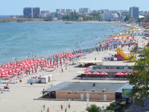Jövő héttől harminc százalékkal csökken a szolgáltatások ára a román tengerparton