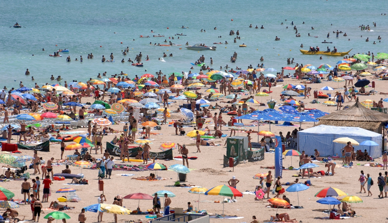 A tengerparti szálláshelyek 70 százalékát már lefoglalták nyárra a turisták