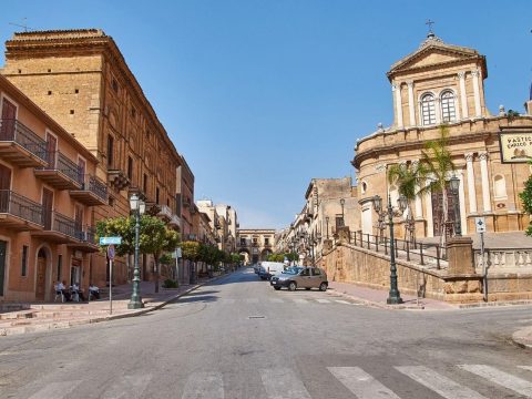Egy euróért kínáltak lakásokat Szicíliában