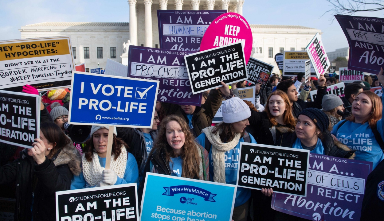Abortuszellenes meneten vesz részt Donald Trump