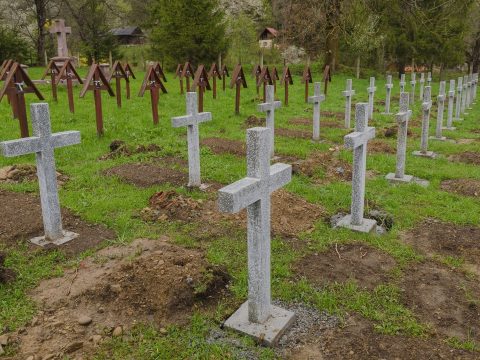 Csíkszentmárton jogi úton támadja meg az úzvölgyi temető telekkönyvezését