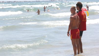 Ketten is a tengerbe fulladtak csütörtökön a román tengerparton