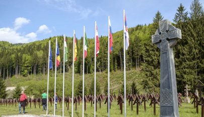 Úzvölgyi katonatemető: Bákó megye prefektusa megtámadta a dormánfalvi önkormányzat határozatait