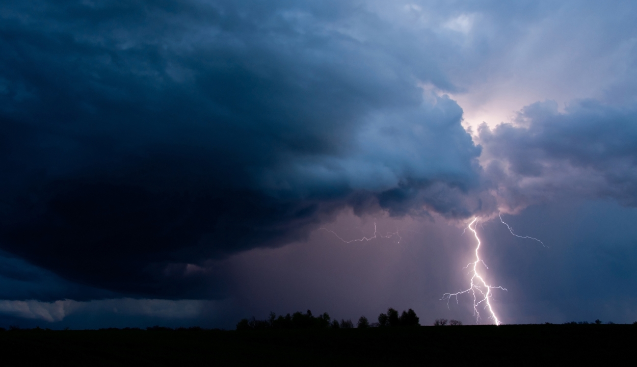 Szélre és viharokra figyelmeztetnek a meteorológusok