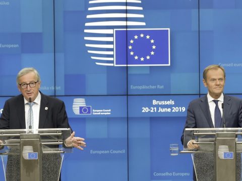 Tusk és Juncker: nem tárgyalható újra a brit kiválási szerződés