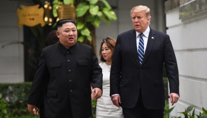 Trump első amerikai elnökként lépett észak-koreai területre