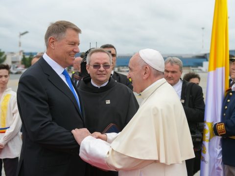 Johannis köszönetét fejezi ki mindazoknak, akik Ferenc pápát fogadták romániai látogatásán