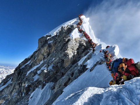 Visszatérhetnek a hegymászók a Mount Everestre