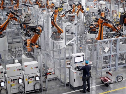 Elemzés: 20 millió gyáripari állást vehet el a robotizálás