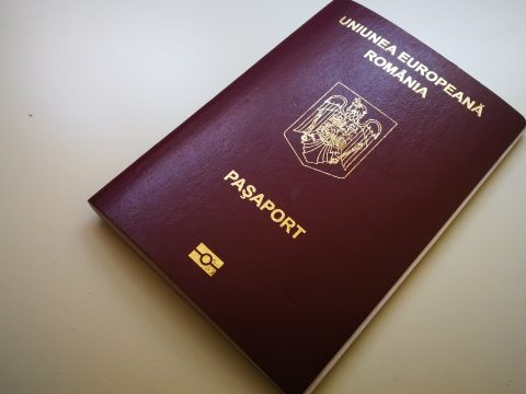 Egy hónap alatt megháromszorozódott az útlevéligénylések száma