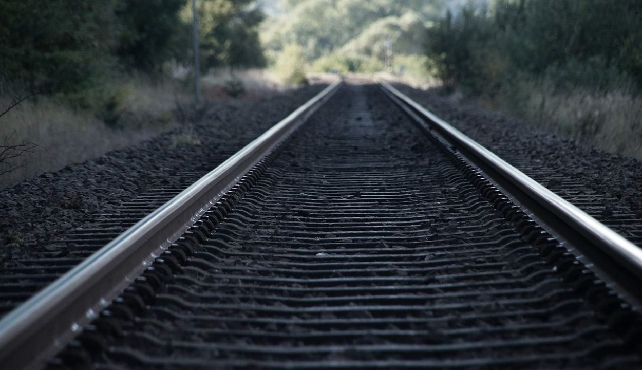 Romániának több mint ezer kilométer vasútat kellene még korszerűsítenie