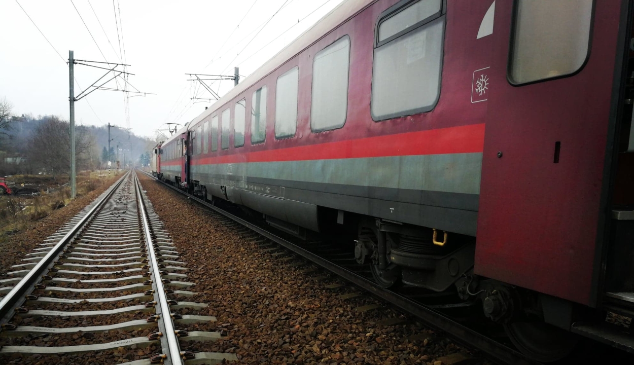 Kisiklott a Brassó – Budapest vonatjárat mozdonya