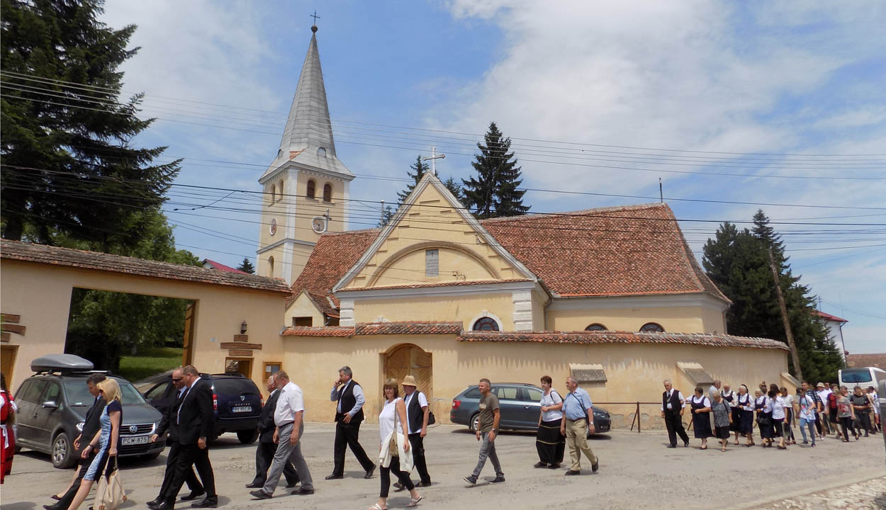 Guzsalyas találkozó Apácán