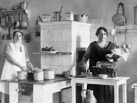 Így sütöttek-főztek a 30-as évek háziasszonyai