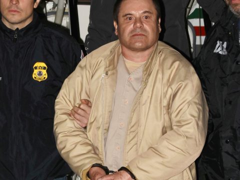 Életfogytig és további 30 évig tartó börtönbüntetésre ítélték El Chapo Guzmant