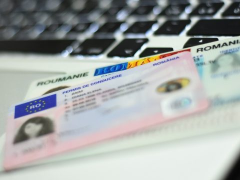 Jövőre bevezetik az elektronikus személyi igazolványokat