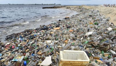Percenként majdnem 34 ezer műanyag palack kerül a Földközi-tengerbe
