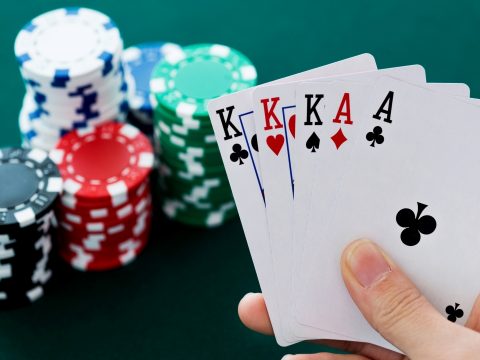 Profi pókerjátékosokat győzött le a Facebook mesterséges intelligenciája