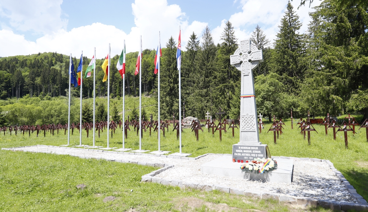 A PMP a védelmi minisztériumra bízná a romániai katonatemetőket