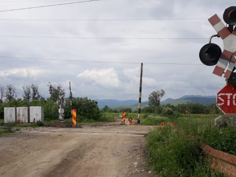 Dăncilă: az országúti vasúti átjárókat korszerűsítő projektet hagyunk jóvá a kormányülésen