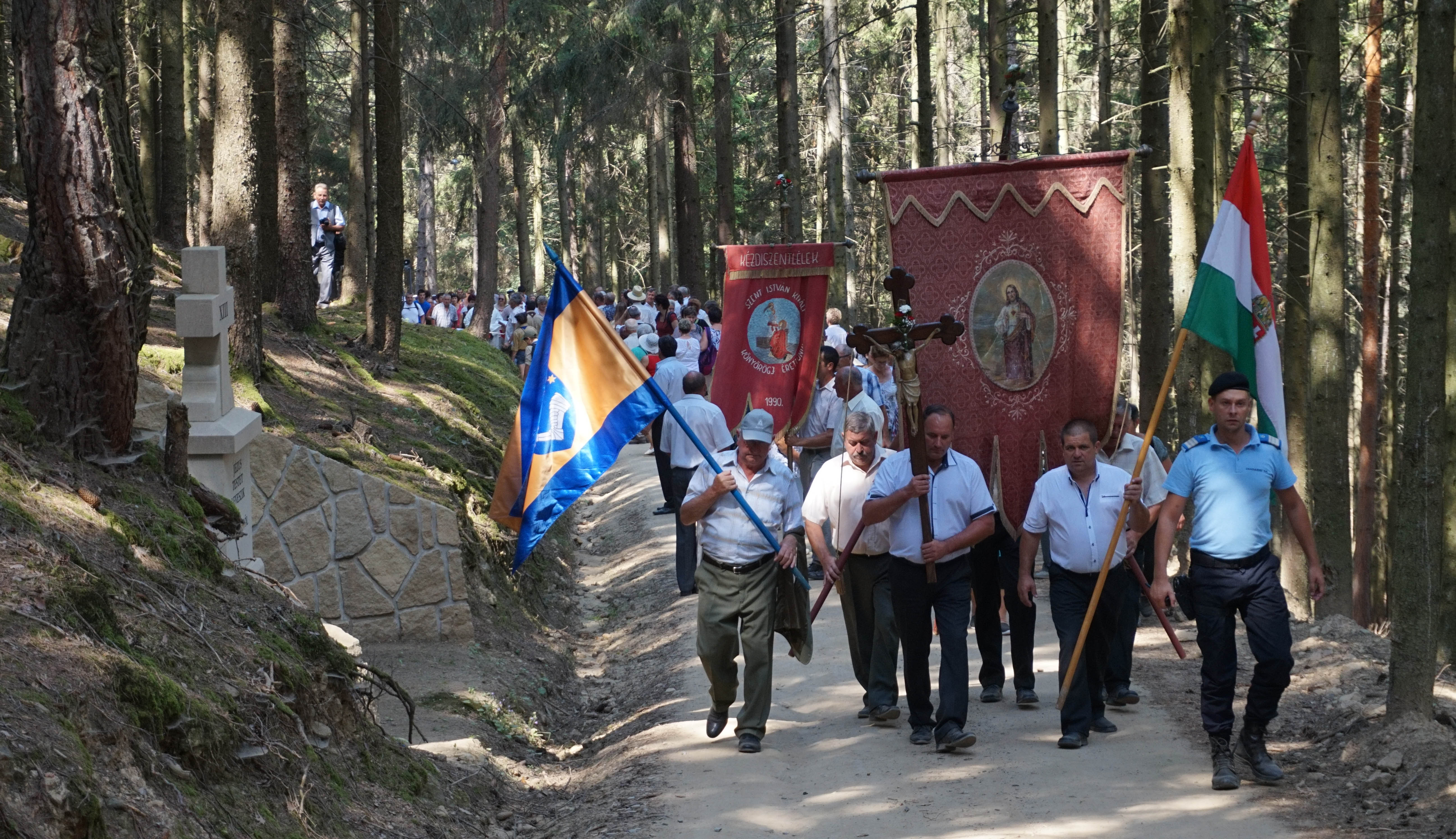 Zászlókkal a golgotán