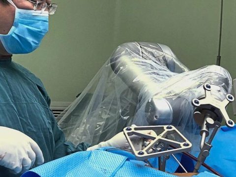 5G-s technológiával végeztek távirányított robotsebészeti műtétet