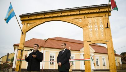 Elmarasztalták a színmagyar Gyergyócsomafalva hivatalát, mert csak magyarul jelenik meg a helyi lap