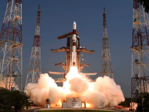 India lehet a negyedik Holdra szálló állam