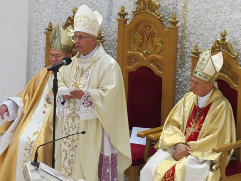 Beiktatták a moldvai egyházmegye új római katolikus püspökét