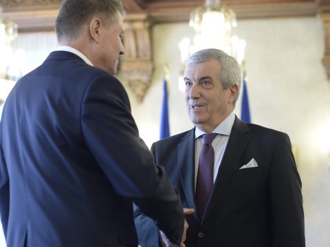 Tăriceanu keményen bírálja Johannis cotroceni-i fotózkodását