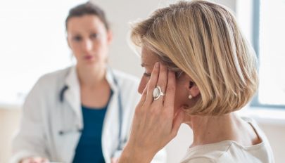 Akár 20 évvel is kitolhatja a menopauza kezdetét egy úttörő brit beavatkozás